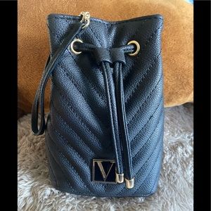 VICTORIA’S SECRET POUCH